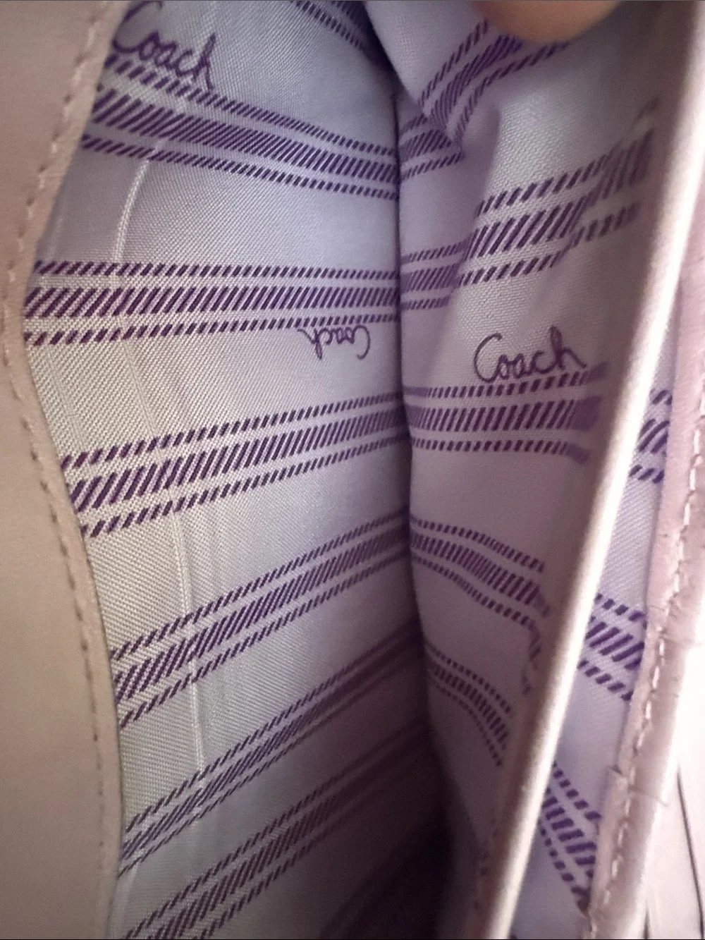 COACH 🖤 BLACK AND LILAC LEATHER TRIFOLD WALLET WITH CHECKBOOK HOLDER PRE-LOVED